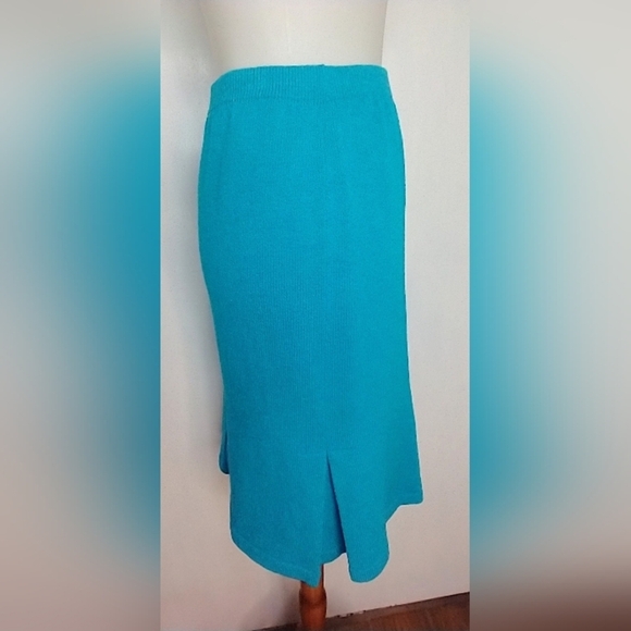VINTAGE SANTANA KNIT SKIRT - Picture 2 of 5